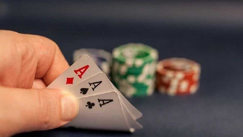Hướng dẫn cách chơi bài liêng và bí quyết chơi luôn thắng 8 Chiến thuật bluffing (lừa đối thủ)
